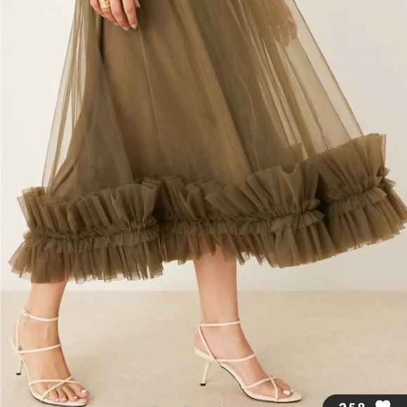 Elegant Strapless Olive Dress - Picture 3 of 10